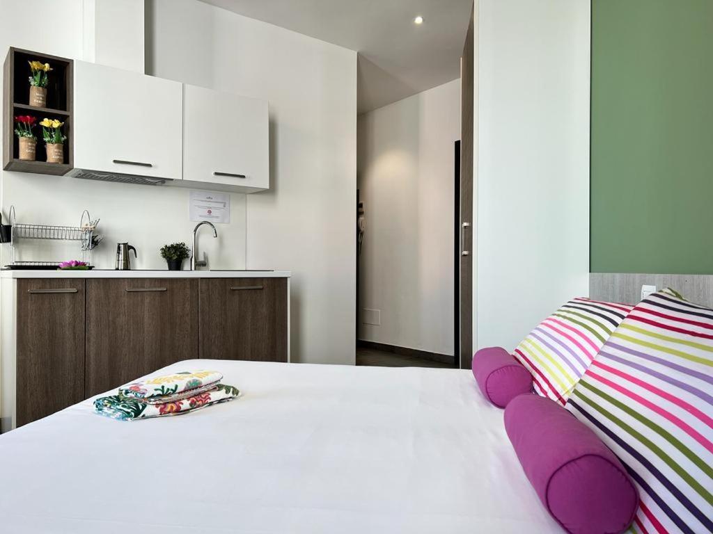 Bnbook Residence Matteotti Новара Экстерьер фото