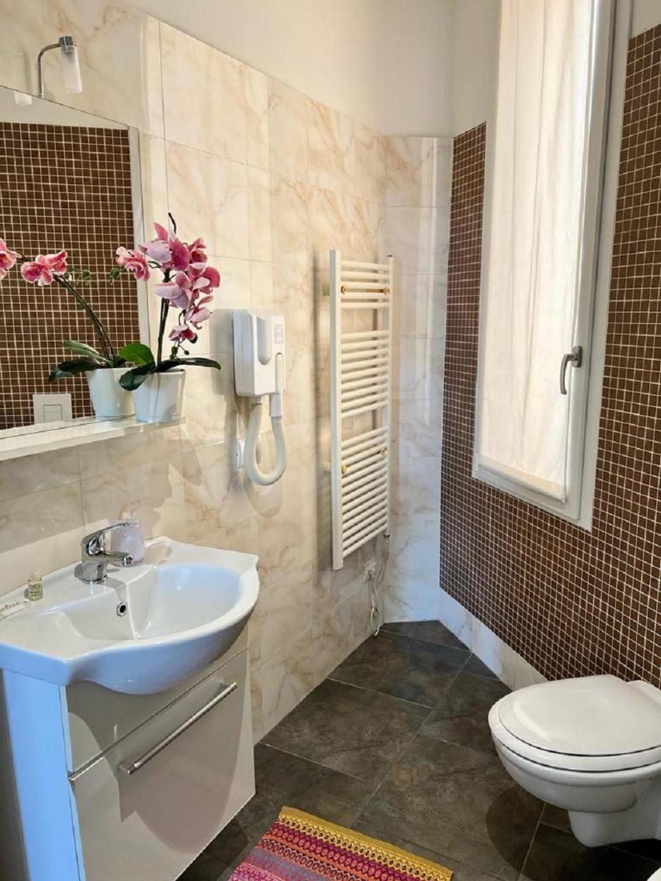 Bnbook Residence Matteotti Новара Экстерьер фото